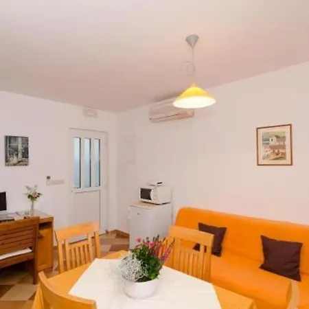 Appartement Mar - One-bedroom With Balcony *