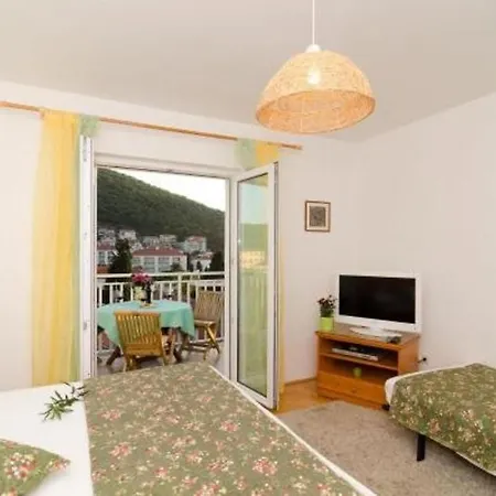 Apartment Mar - One-bedroom With Balcony
